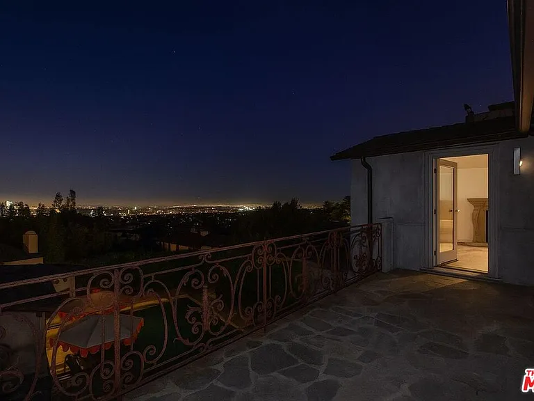 1300 Summitridge Dr — Photo 26