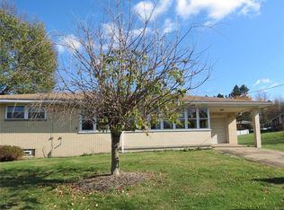 29 Magee Dr, Jeannette, PA
