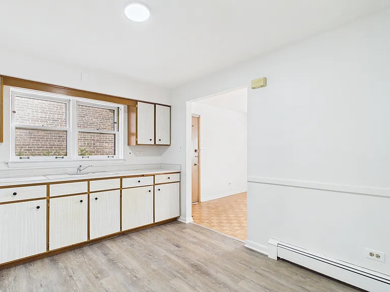 11219 S King Dr #1F — Photo 6