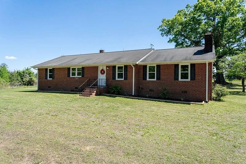 2 bed, 3.0 bath, 2073 sqft, $1,900 — Photo 1