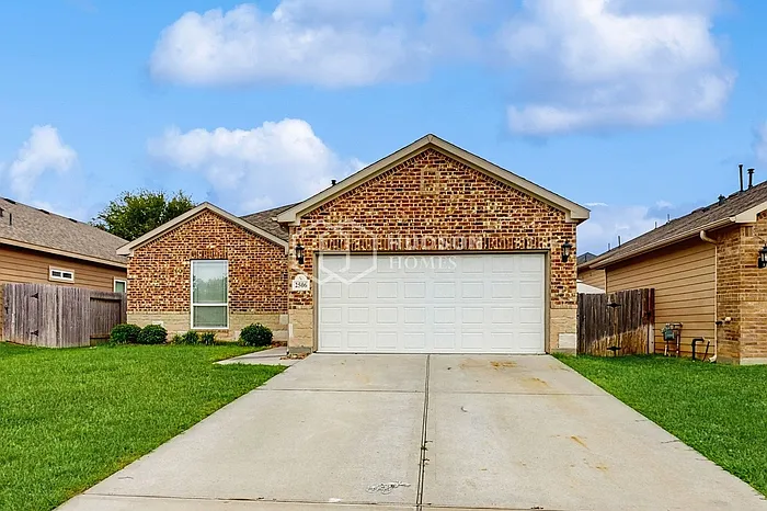 4 bed, 2.0 bath, 1722 sqft, $1,915 — Photo 3