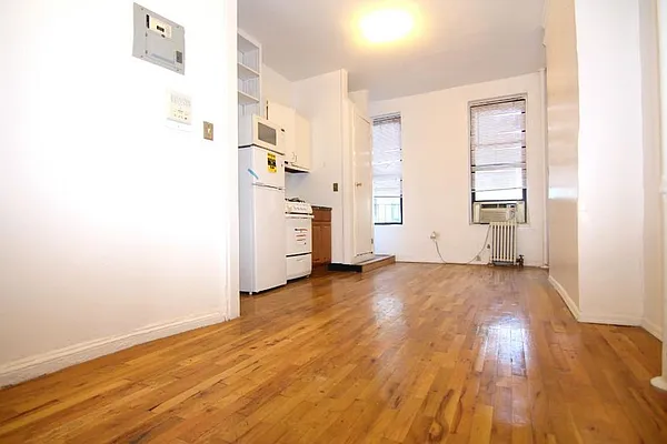 Rented by FirstService Realty (legacy) | media 27