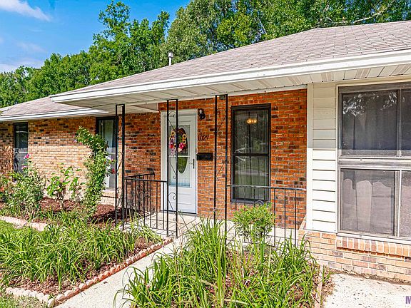 3rd image of 1027 Bruce Dr