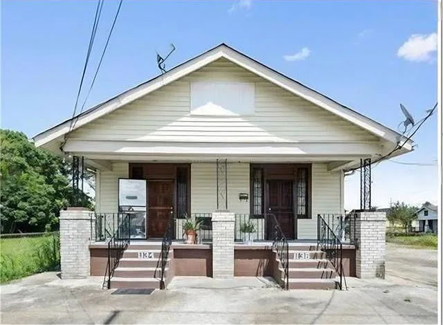 3 bed, 1.0 bath, 913 sqft, $1,600 — Photo 1