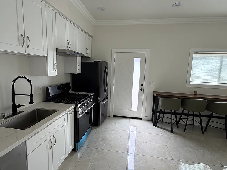 16052 Ludlow St — Photo 5