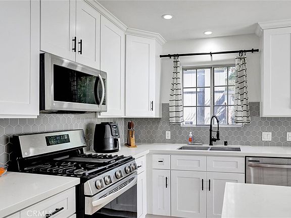 5th image of 4265 Yosemite Way