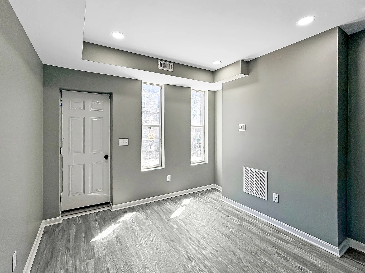 Beautifully Renovated 3BR/2BA Townhome | Central A/C | Move-In Ready! — Photo 2