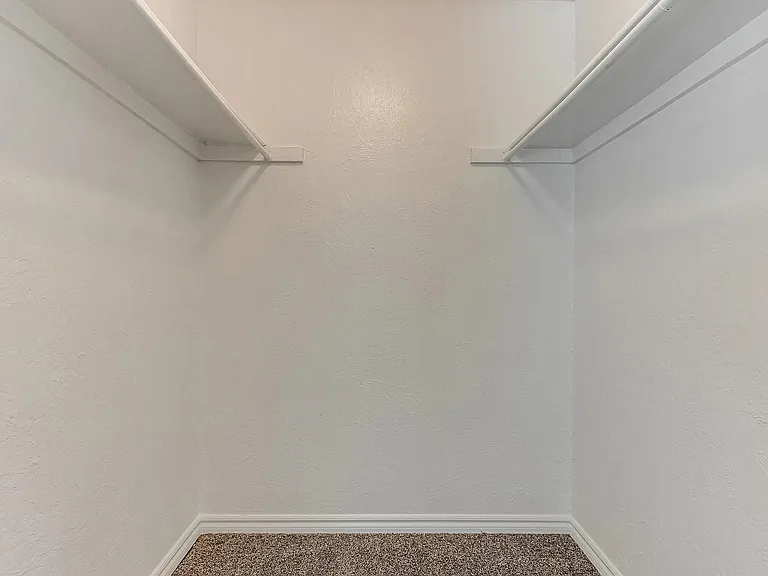 The Current Apartments — Photo 32