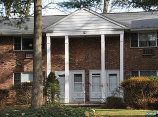 210 Washington Dr UNIT 210, Ramsey, NJ 07446