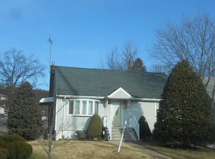 2nd image of 121-123 Chamberlain Ave