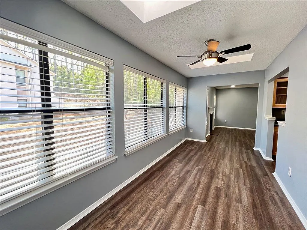 2 bed, 1273 sqft, $1,600 — Photo 4