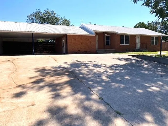 4 bed, 1971 sqft, $1,895 — Photo 3