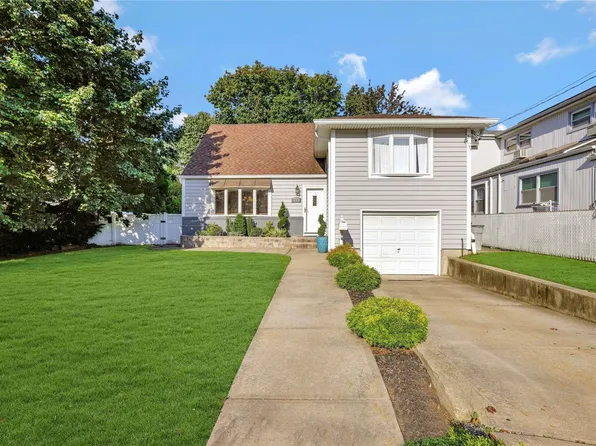 2807 Woods Avenue, Oceanside, NY 11572