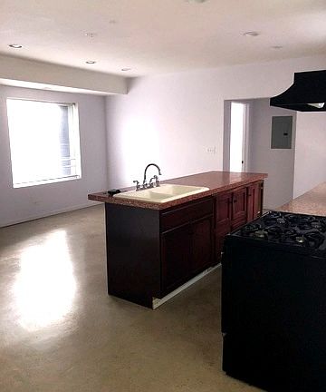 4th image of 5239 S Archer Ave APT 1R