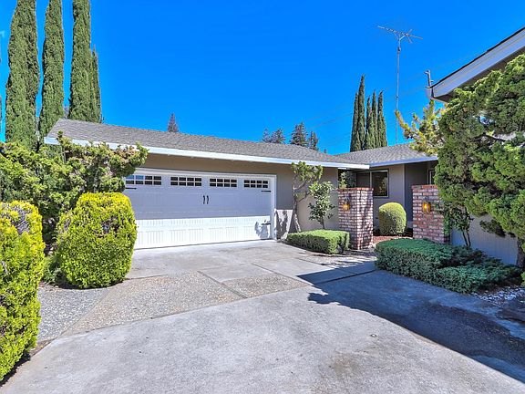 2nd image of 20312 Williamsburg Ln
