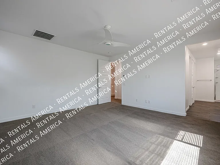 1051 E Armstrong Way — Photo 24