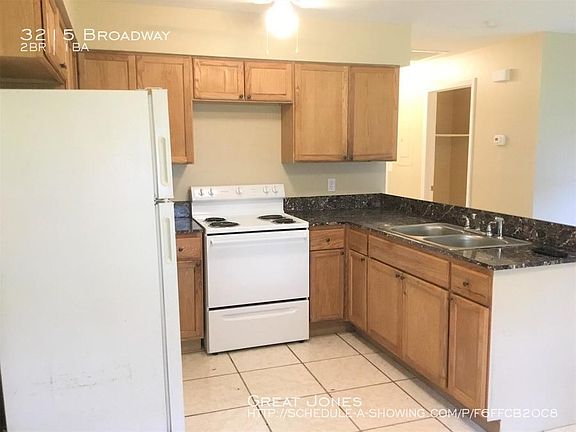 4th image of 3215 Broadway