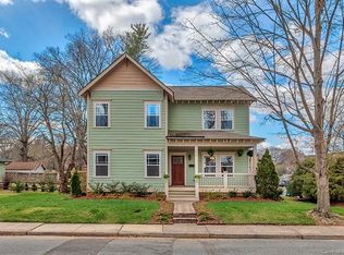 914 E 35th St, Charlotte, NC 28205