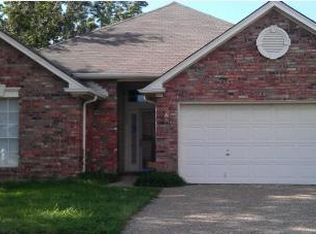 963 Grasswood Ct, Arlington, TX 76017