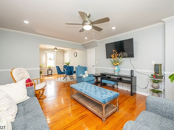 4th image of 1136 Valley Rd #1A