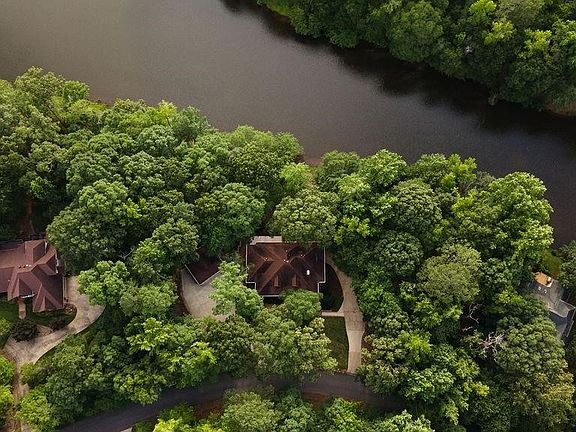3rd image of 320 Millstone Circle