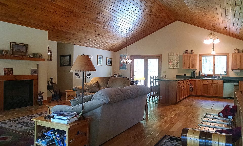 1st image of 14 Hollow Ln