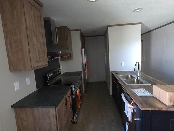 5th image of 335 Bahama Cir