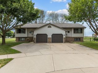 3735 Western Ct, Oshkosh, WI 54901