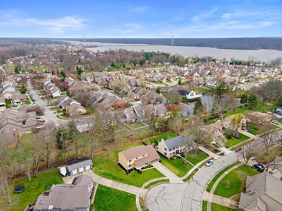 3rd image of 124 Shagbark Dr