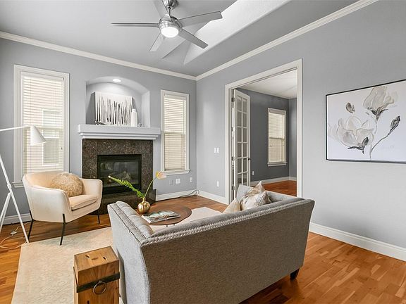 5th image of 40 N Madison St Suite 306