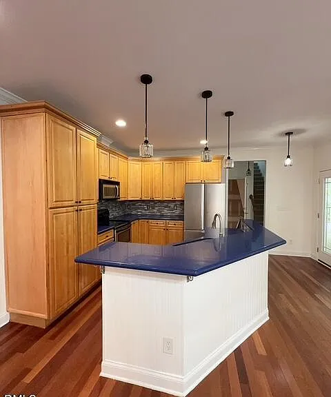304 Dowell Dr — Photo 6