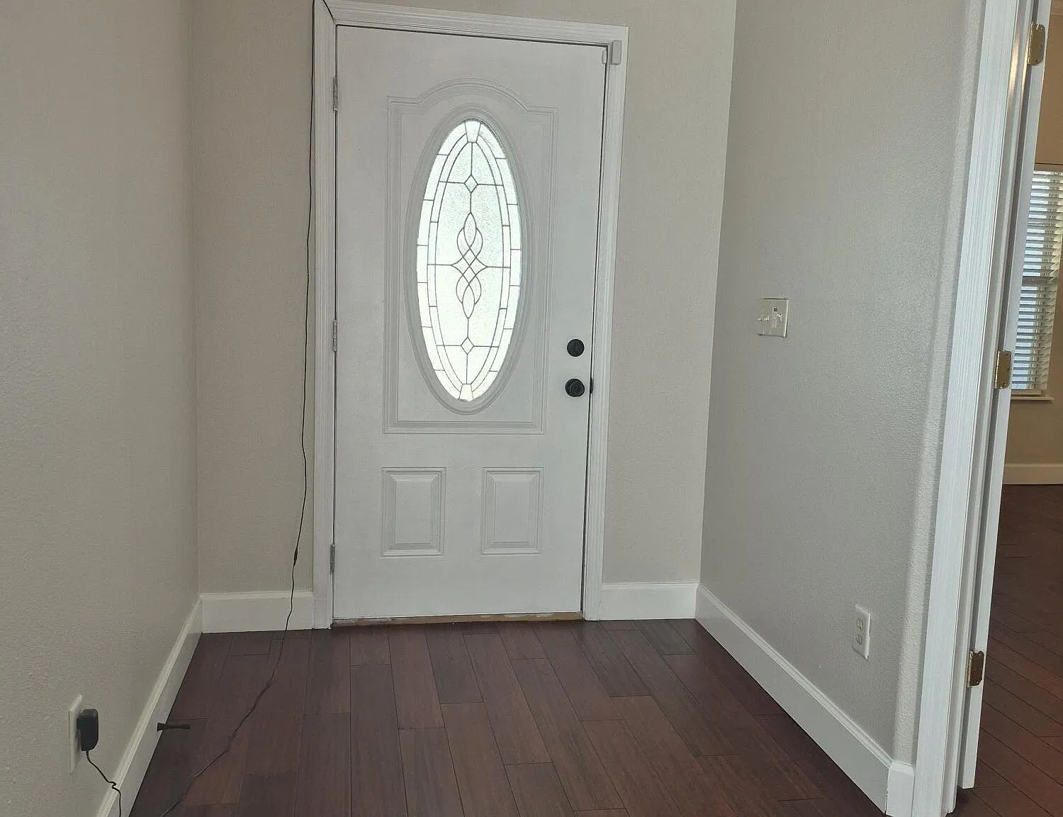 3 bed, 2.0 bath, 1926 sqft, $2,200 — Photo 3