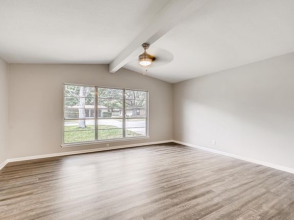 3rd image of 122 Lemonwood Ave