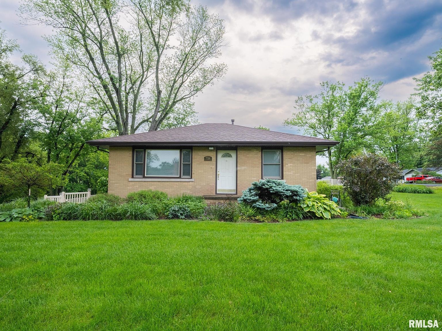 7316 W Smithville Rd, Peoria, IL 61607 Zillow