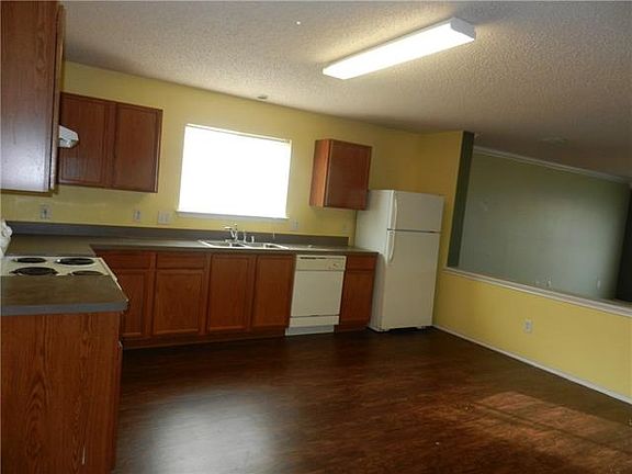 4th image of 2656 Bishop Allen Ln
