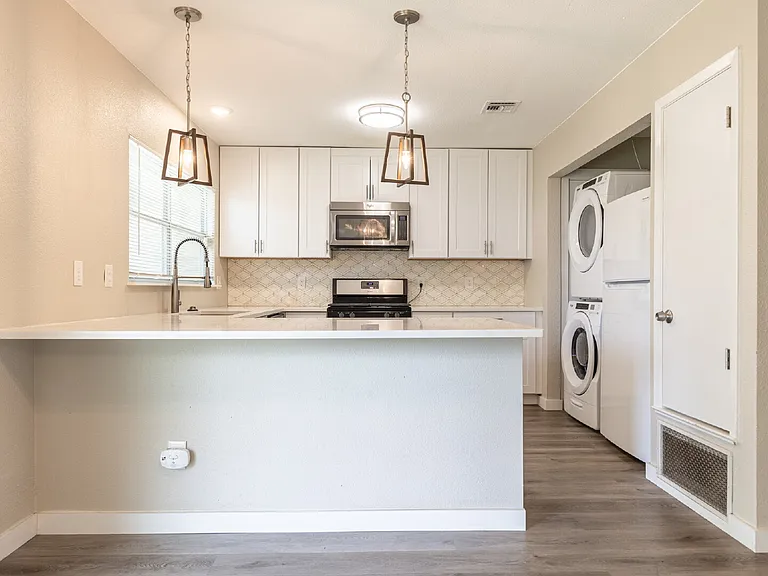1366 Bayou Dr — Photo 9