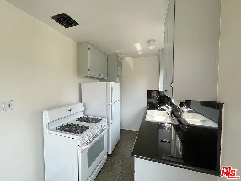 2986 Waverly Dr #4 — Photo 10