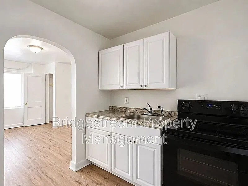 1 bed, 1.0 bath, $850 — Photo 4