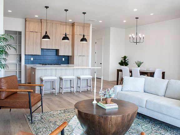 4th image of 11383 S Watercourse Rd W #206