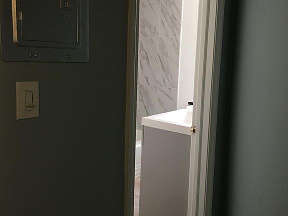 3rd image of 1520 S Broad St #3R