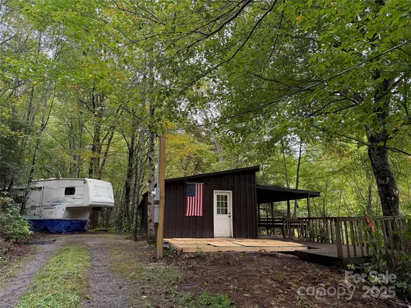 156 Fountain Spring Rd, Tuckasegee, NC 28783