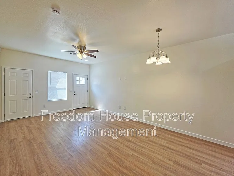 1701 Sycamore Ave #A — Photo 7