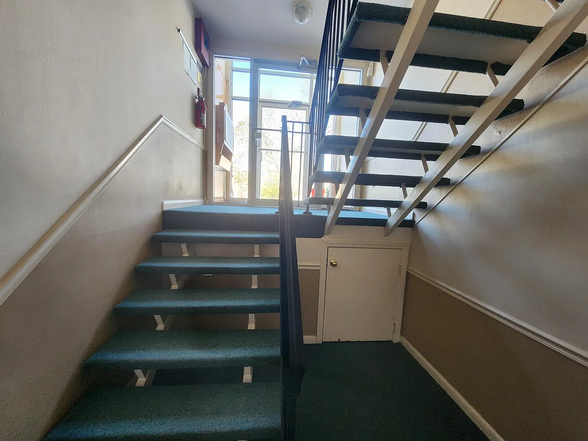 Building Photo - 75 Edgelawn Ave #1
