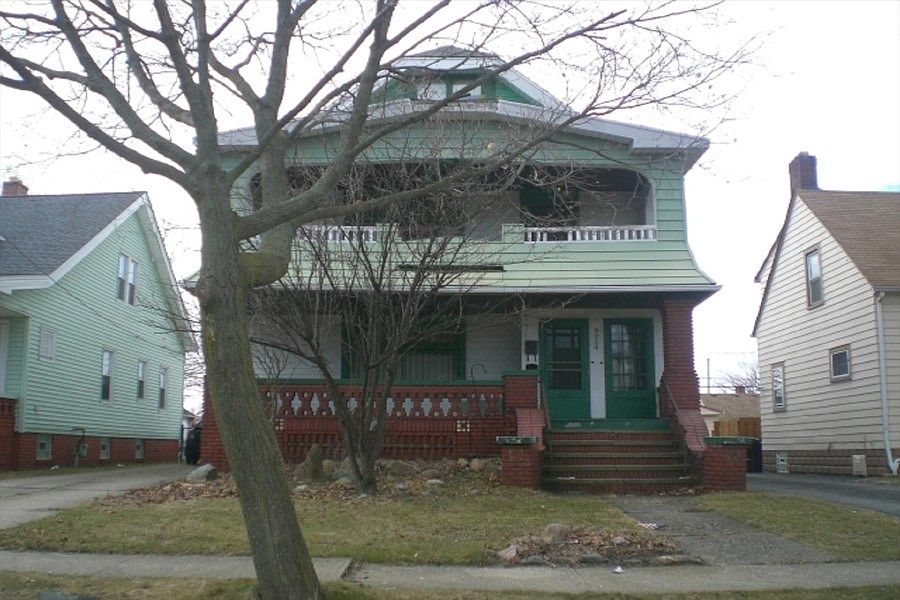 1st image of 9204 Bancroft Ave