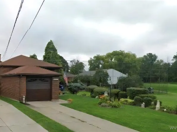 3526 Ontario Ave, Niagara Falls, NY 14305
