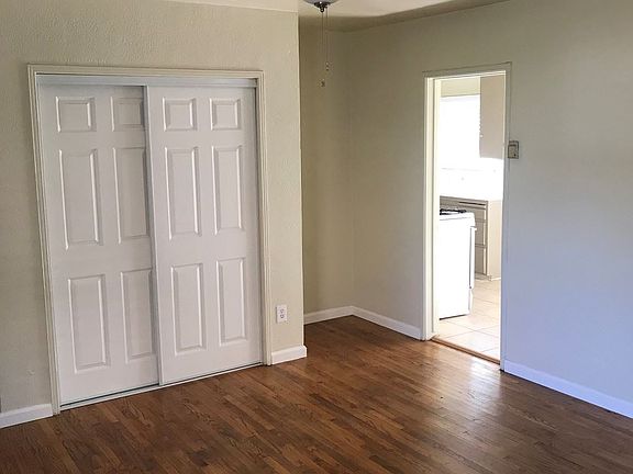 3rd image of 715 E 5th St APT 03