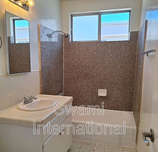 532 W Olive St #17 — Photo 10