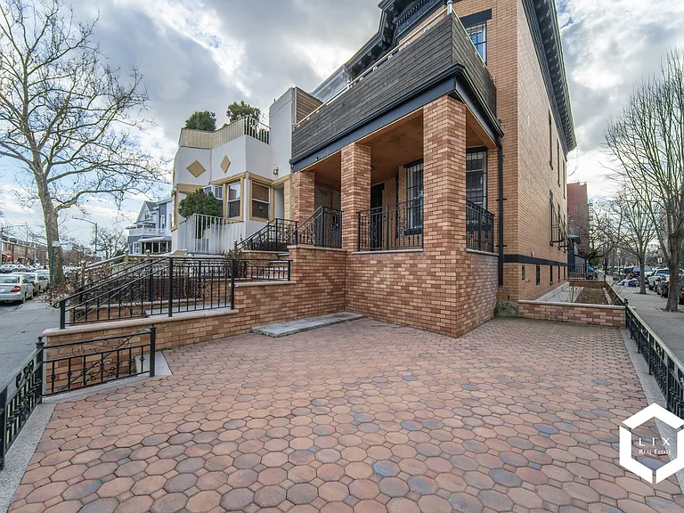 102 Dahill Rd #1R — Photo 19