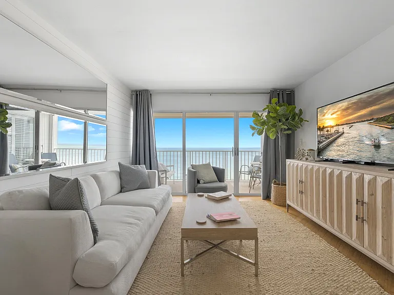 3443 Gulf Shore Blvd N #711 — Photo 5