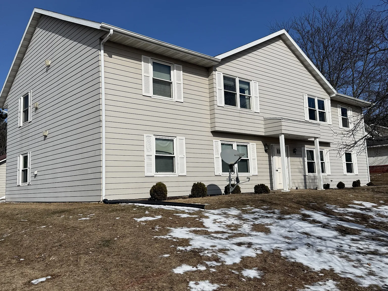 3226 Oak Knoll Drive - 4 — Photo 1
